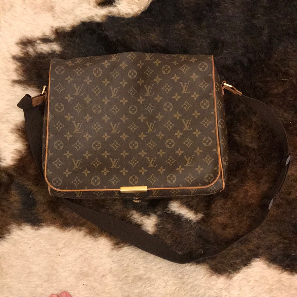 NEED THIS GONE Authentic Louis Vuitton bag